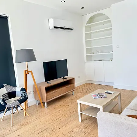 Flat On Mehmet Akif Street Apartman *