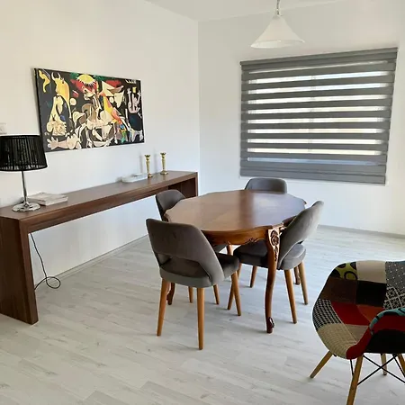 Flat On Mehmet Akif Street Apartman *